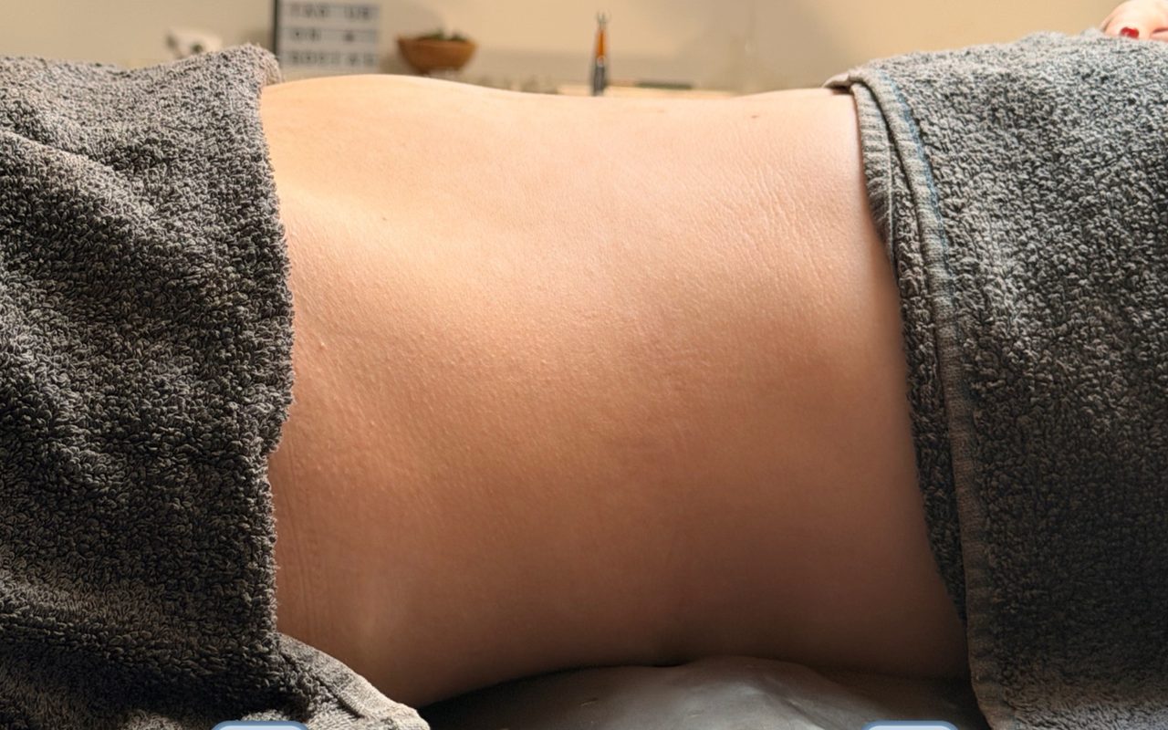 Înainte de ritualul limfatic, abdomen din profil